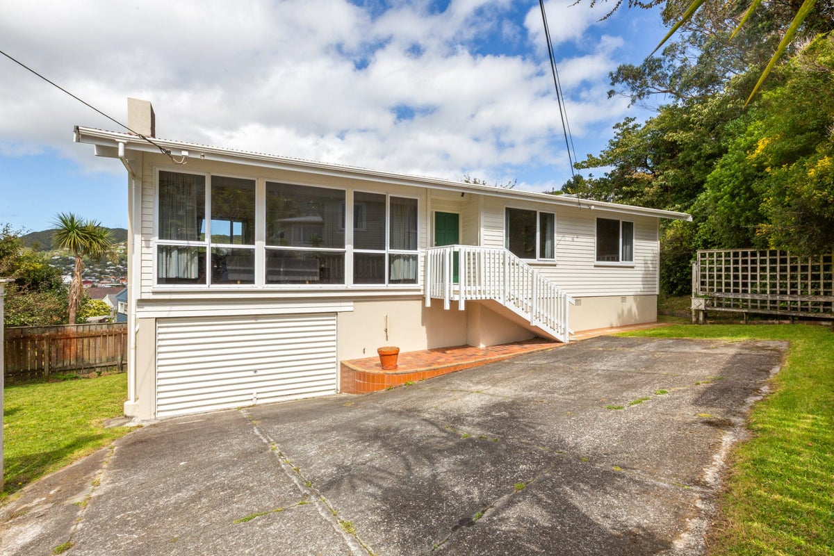 105 Parkvale Road, Karori, Wellington - Carousel 1