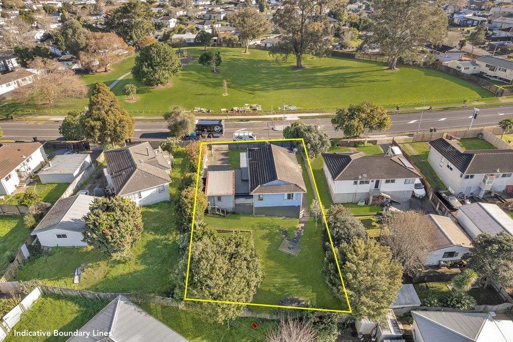 41 Hyperion Drive, Randwick Park, Auckland - Carousel 1
