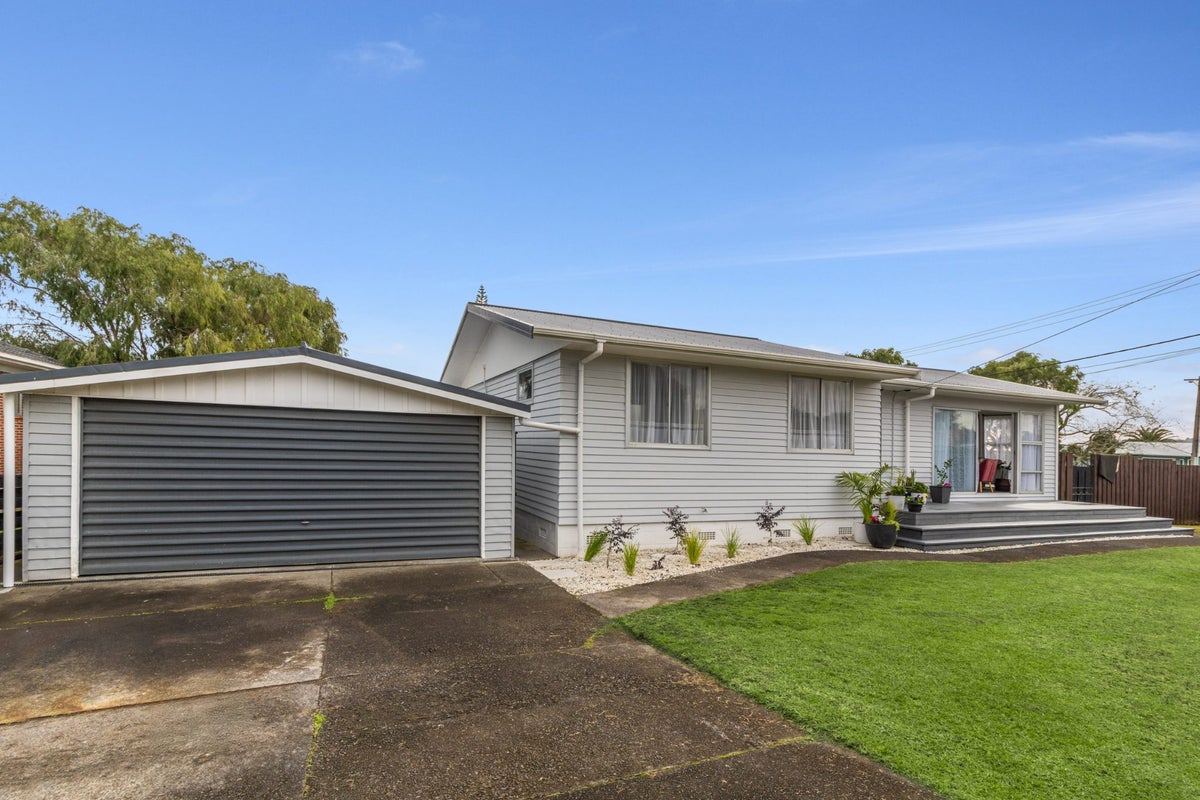 2 Muir Avenue, MANGERE BRIDGE, AUCKLAND - Carousel 1