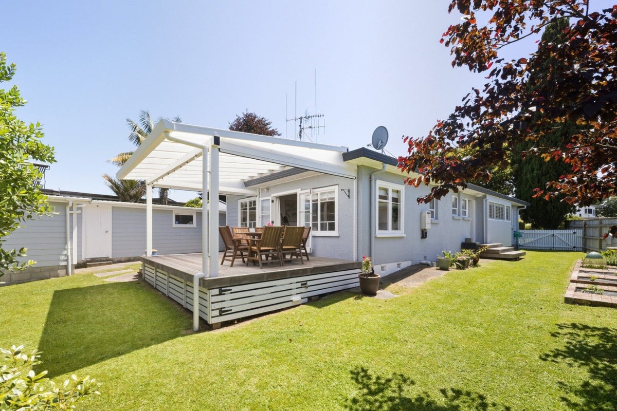 8 Mersea Place, Maungatapu, Tauranga - Carousel 1