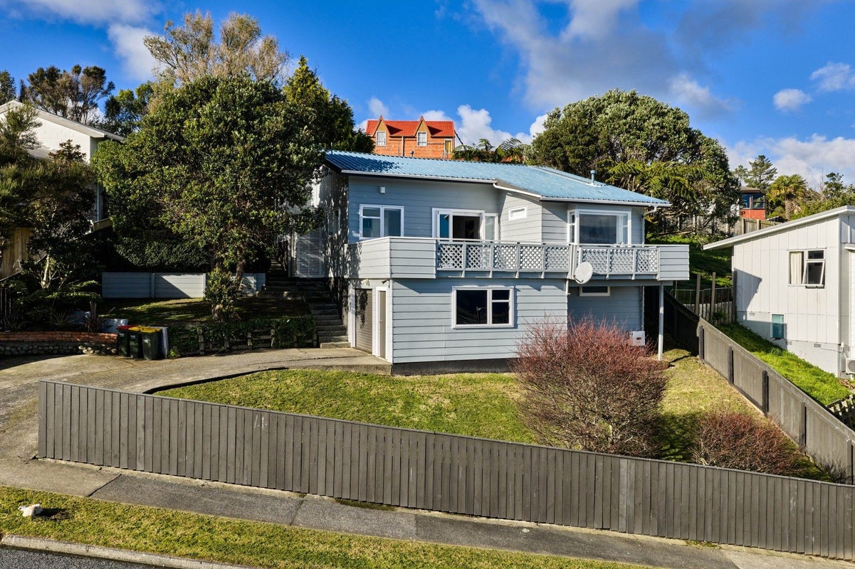 76 Lord Street, Stokes Valley, Lower Hutt - Carousel 1