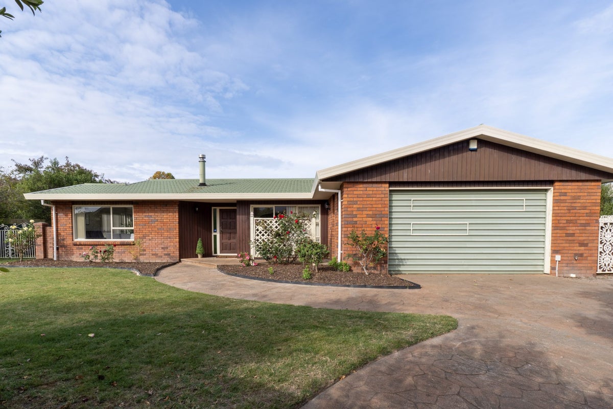 31 Auckland Road, Greenmeadows, Napier - Carousel 1