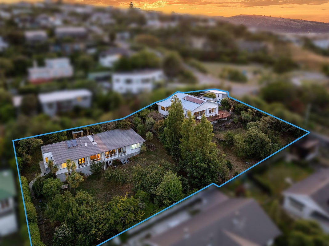 6 Mount Pleasant Road, Mount Pleasant, Christchurch - Carousel 1
