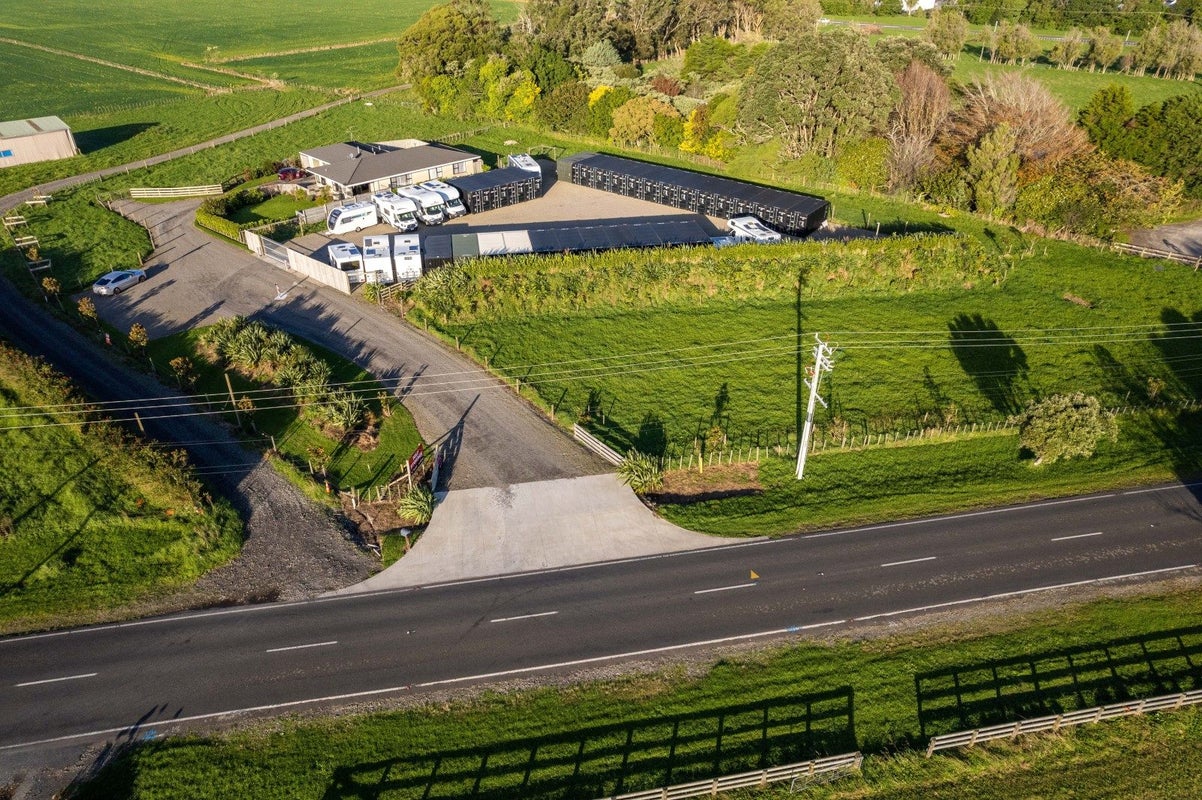32 Airport Drive, Bell Block, New Plymouth - Carousel 2