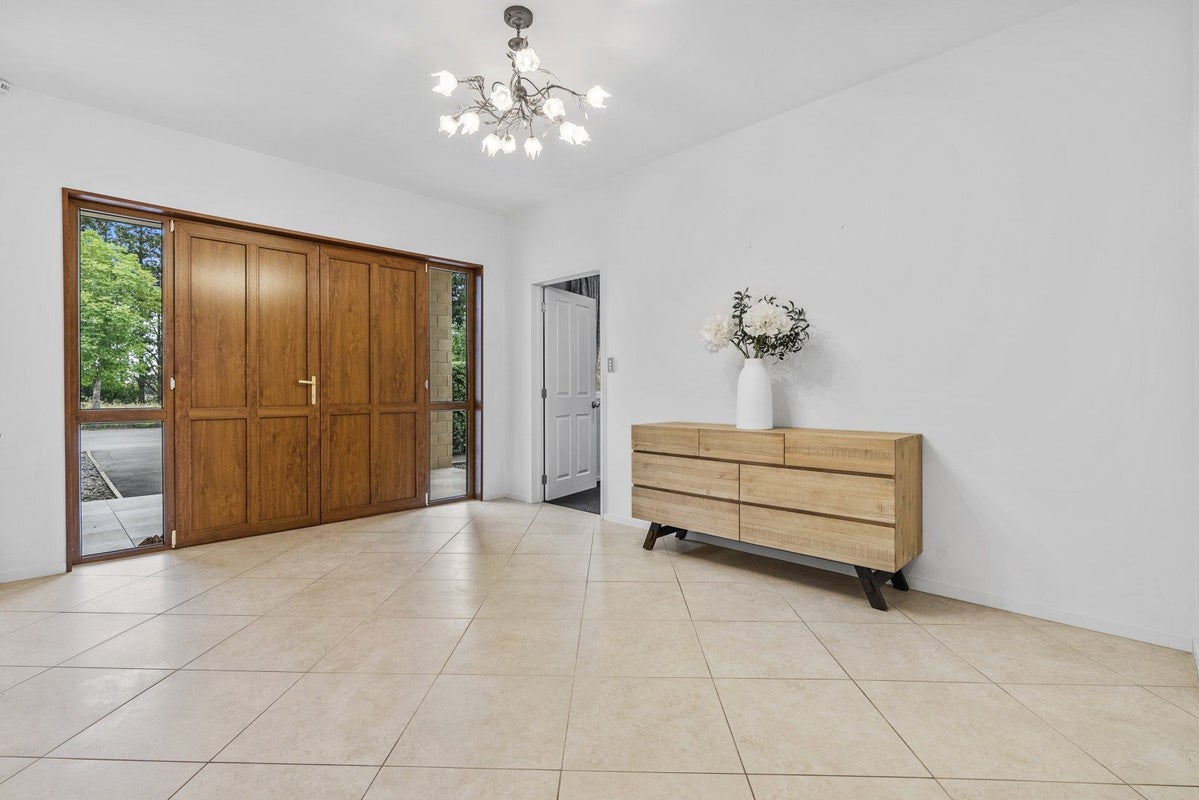 434 Collins Road, Christchurch - Carousel 1