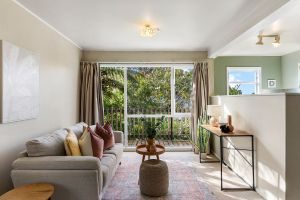 47B Huntingdon Street, Northland, Wellington - Carousel 1