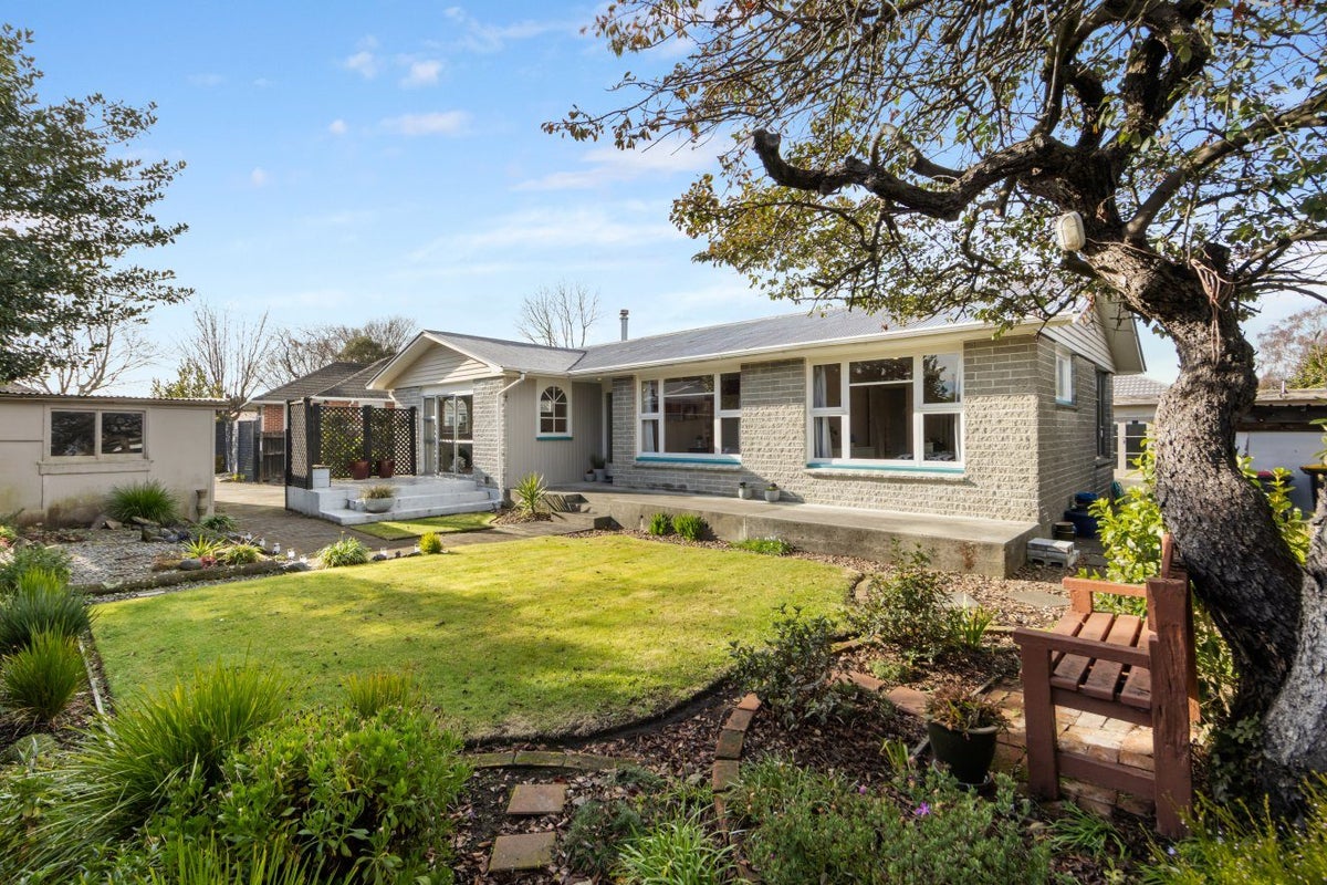11 Yeovil Place, St Albans, Christchurch - Carousel 1