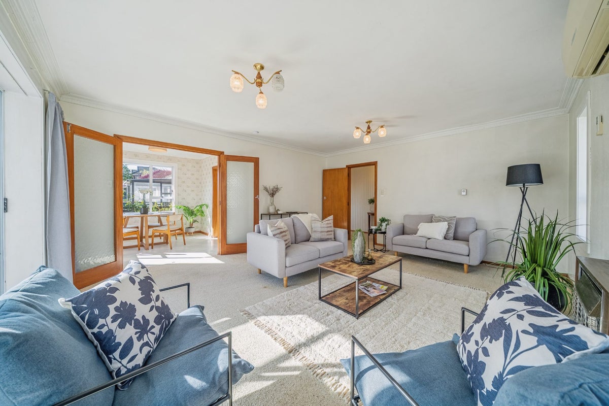 50 Whirinaki Crescent, Heretaunga, Upper Hutt - Carousel 2