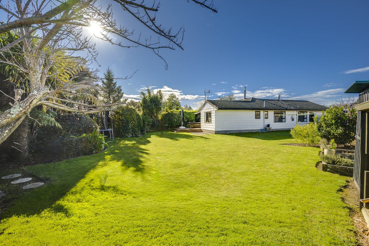 27 McKeefry Avenue, Greenmeadows, Napier - Carousel 1