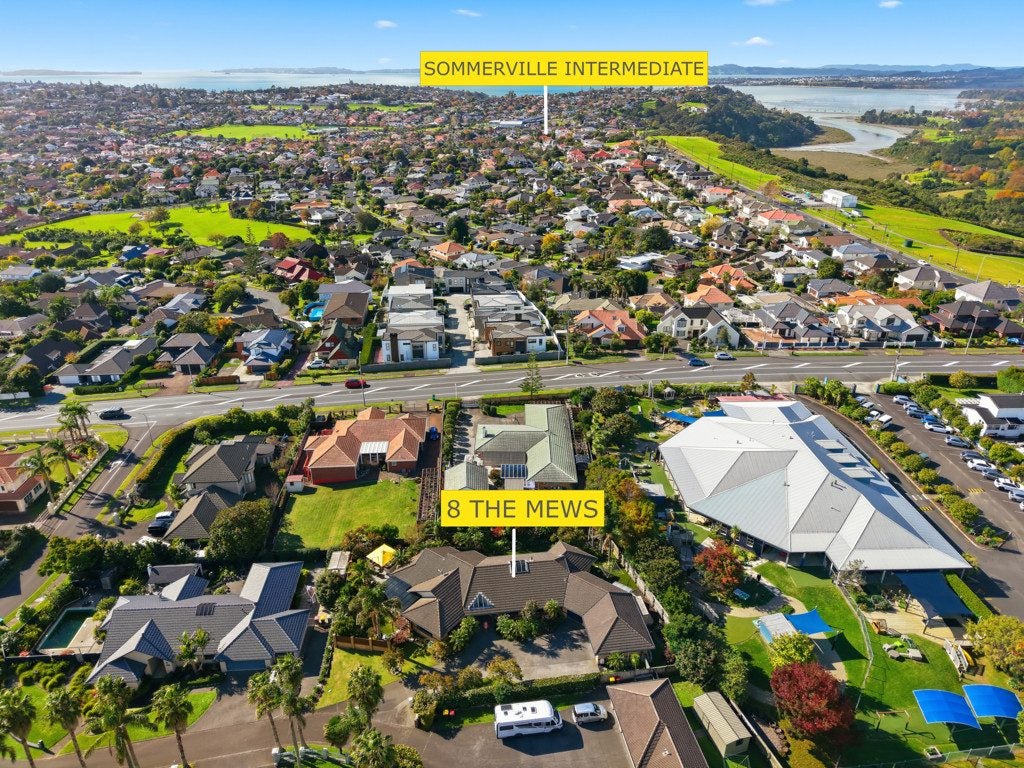 8 The Mews, Shamrock Park, Auckland - Carousel 25