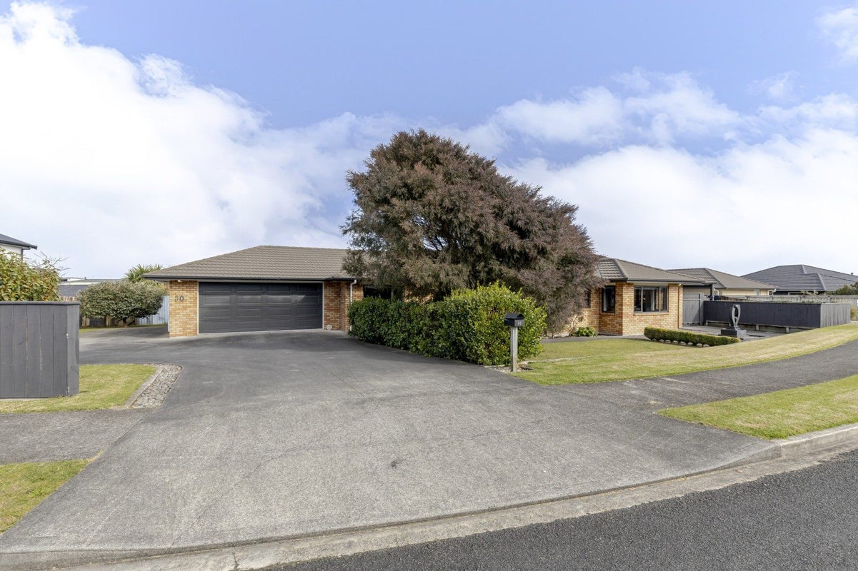 30 Jules Crescent, Bell Block, New Plymouth - Carousel 1