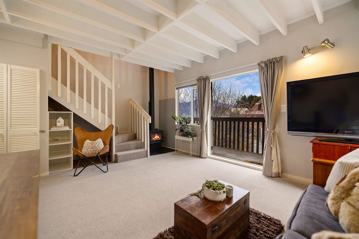 257 Fernhill Road, Sunshine Bay, Queenstown - Carousel 1