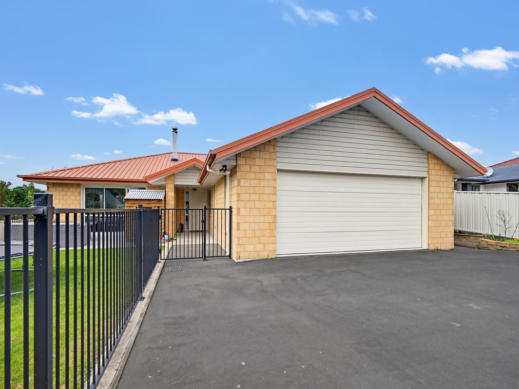1G Oban Street, Holmes Hill, Oamaru - Carousel 1