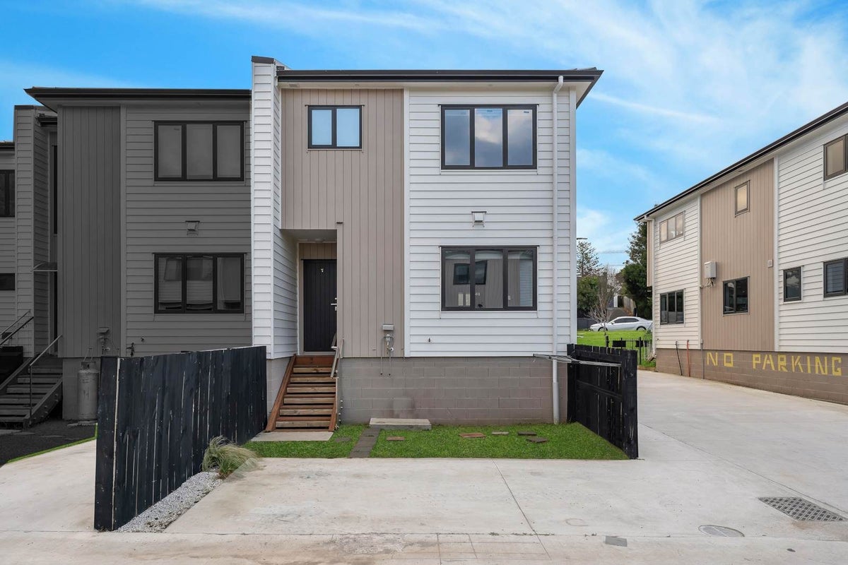 64D Coxhead Road, Manurewa, Auckland - Carousel 1