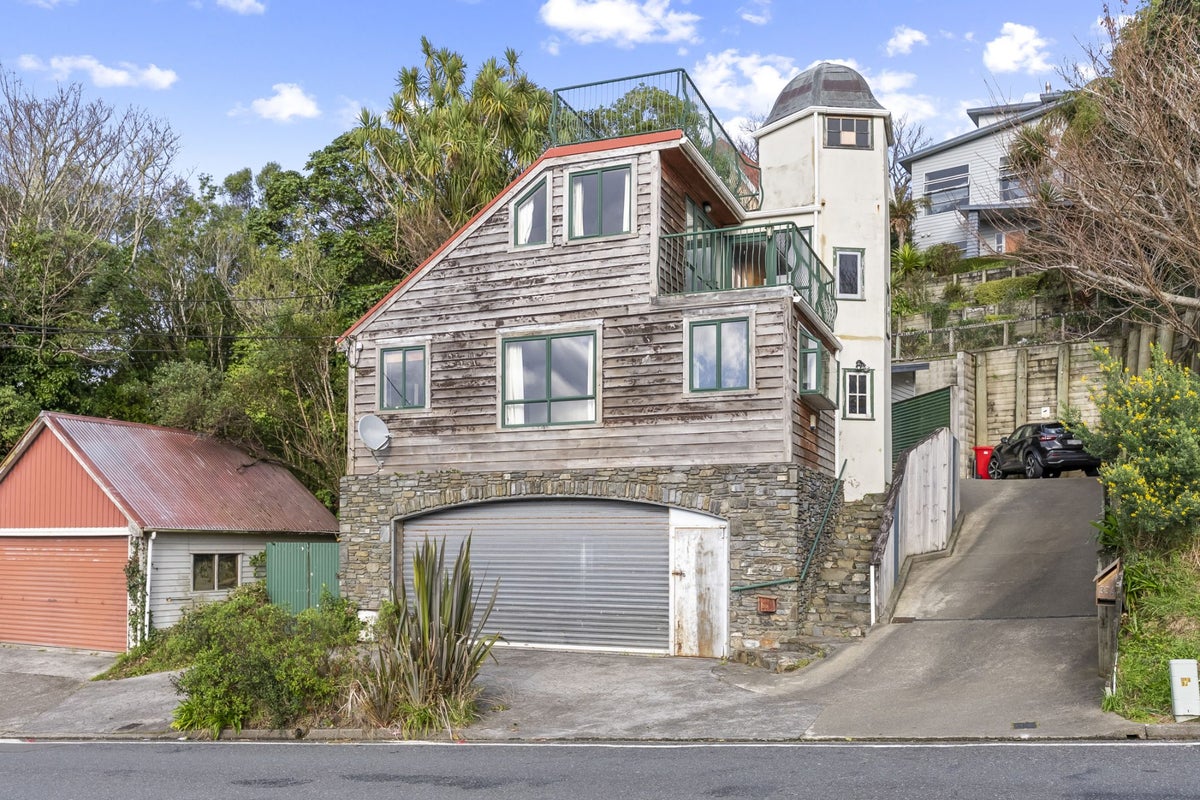 33 Makara Road, Karori, Wellington - Carousel 1