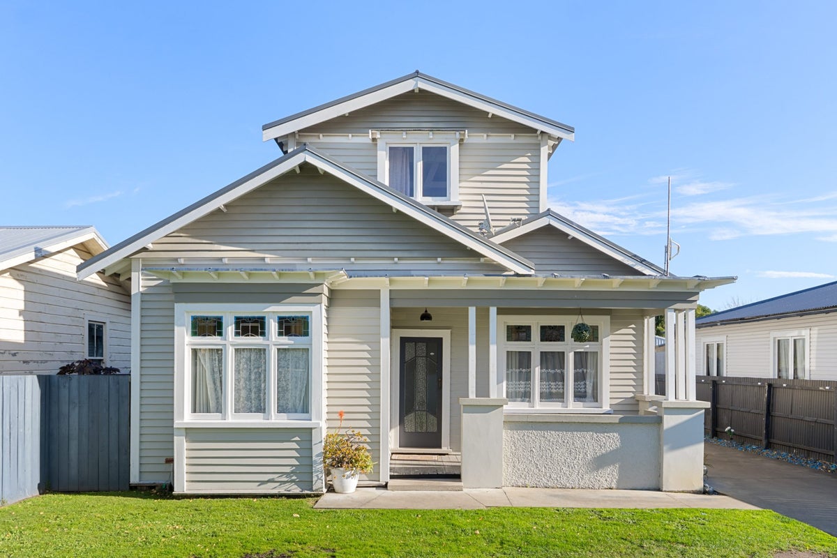 140 Ormond Road, Whataupoko, Gisborne - Carousel 1