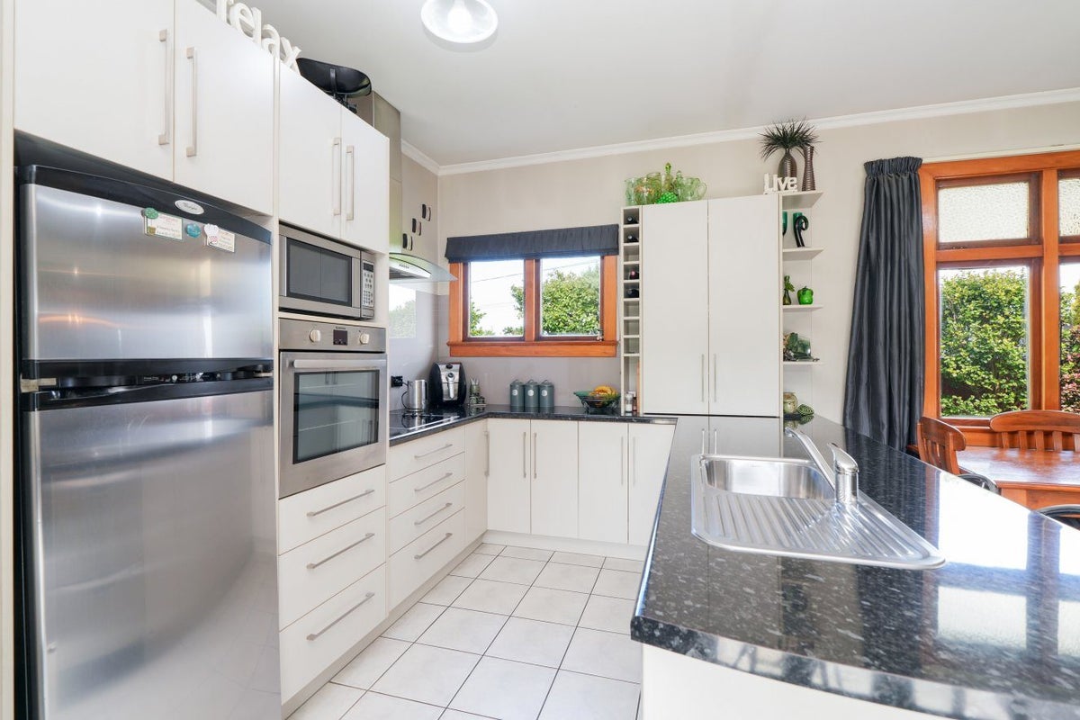 2 Frome Street, Clifton, Invercargill - Carousel 2