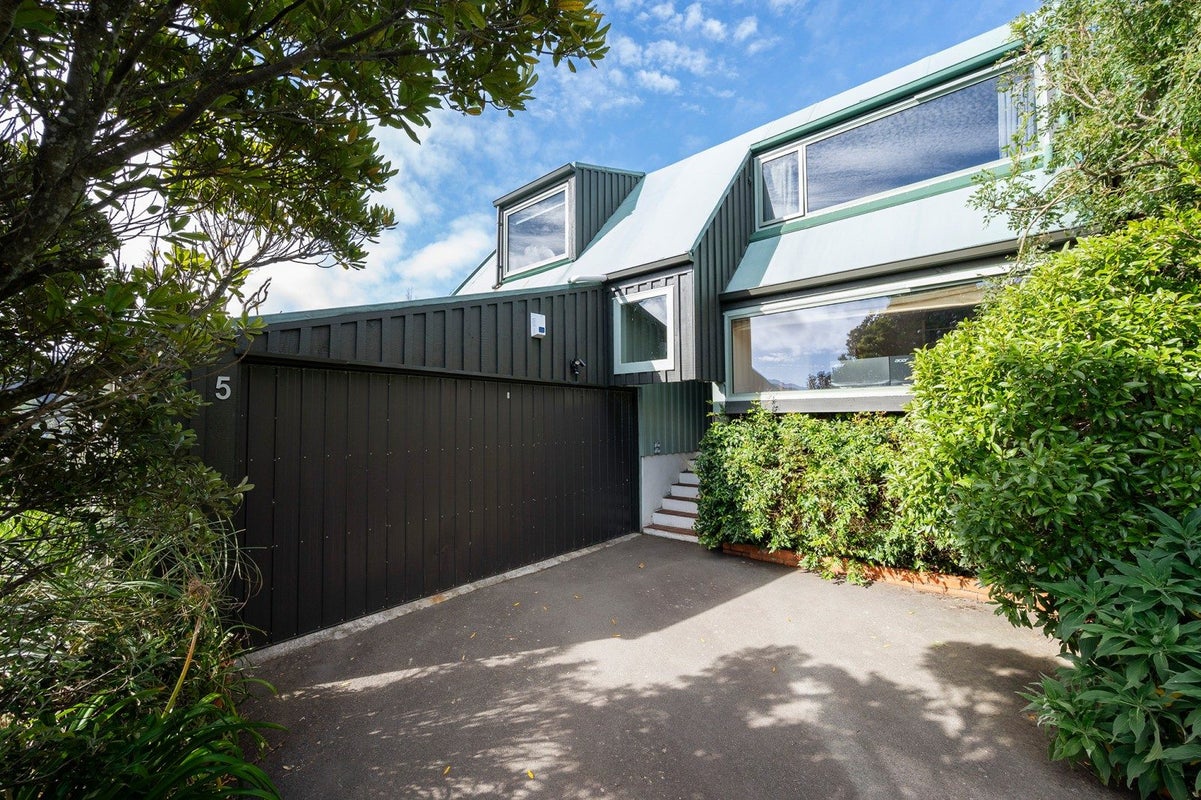5 Indira Place, Khandallah, Wellington - Carousel 1