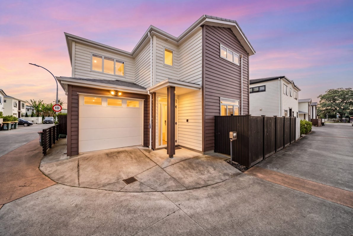 4 Karakia Lane, Hillsborough, Auckland - Carousel 2
