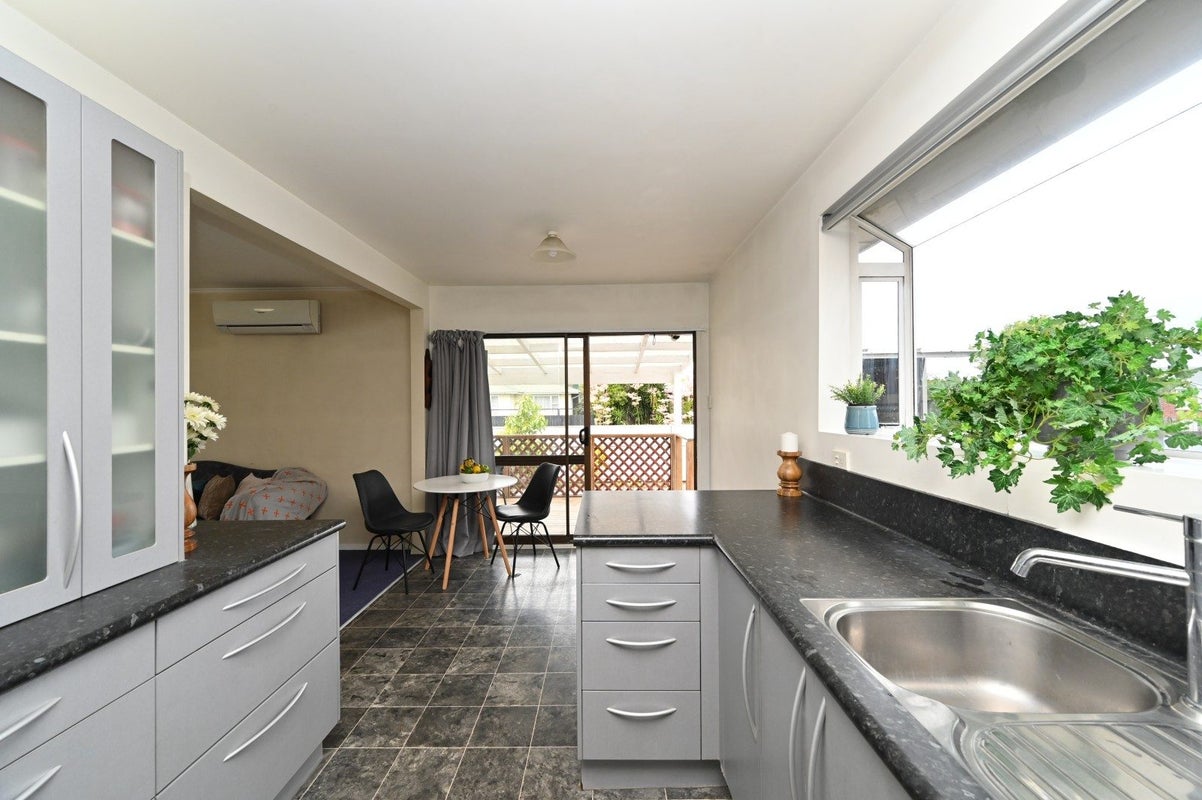 37 Constable Crescent, Onekawa, Napier - Carousel 2