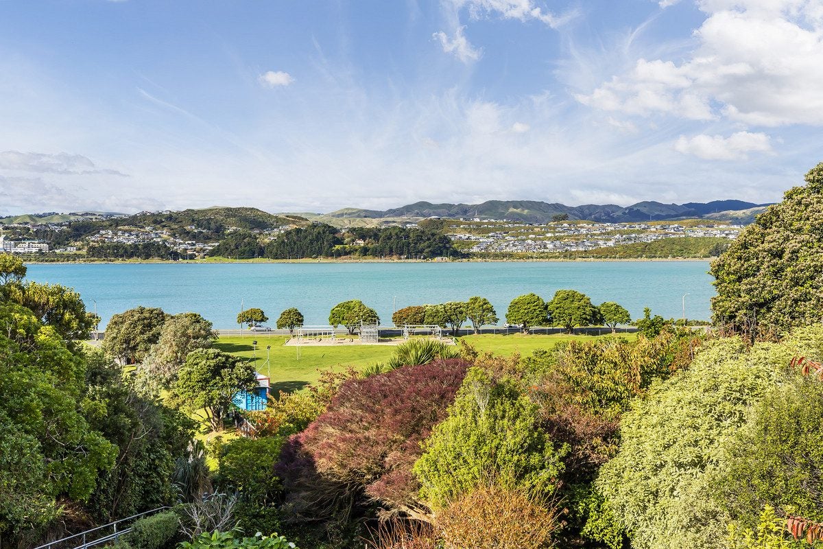57 Waiuta Street, Titahi Bay, Porirua - Carousel 1