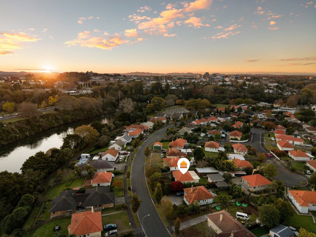 71 Jellicoe Drive, Hamilton East, Hamilton - Carousel 2