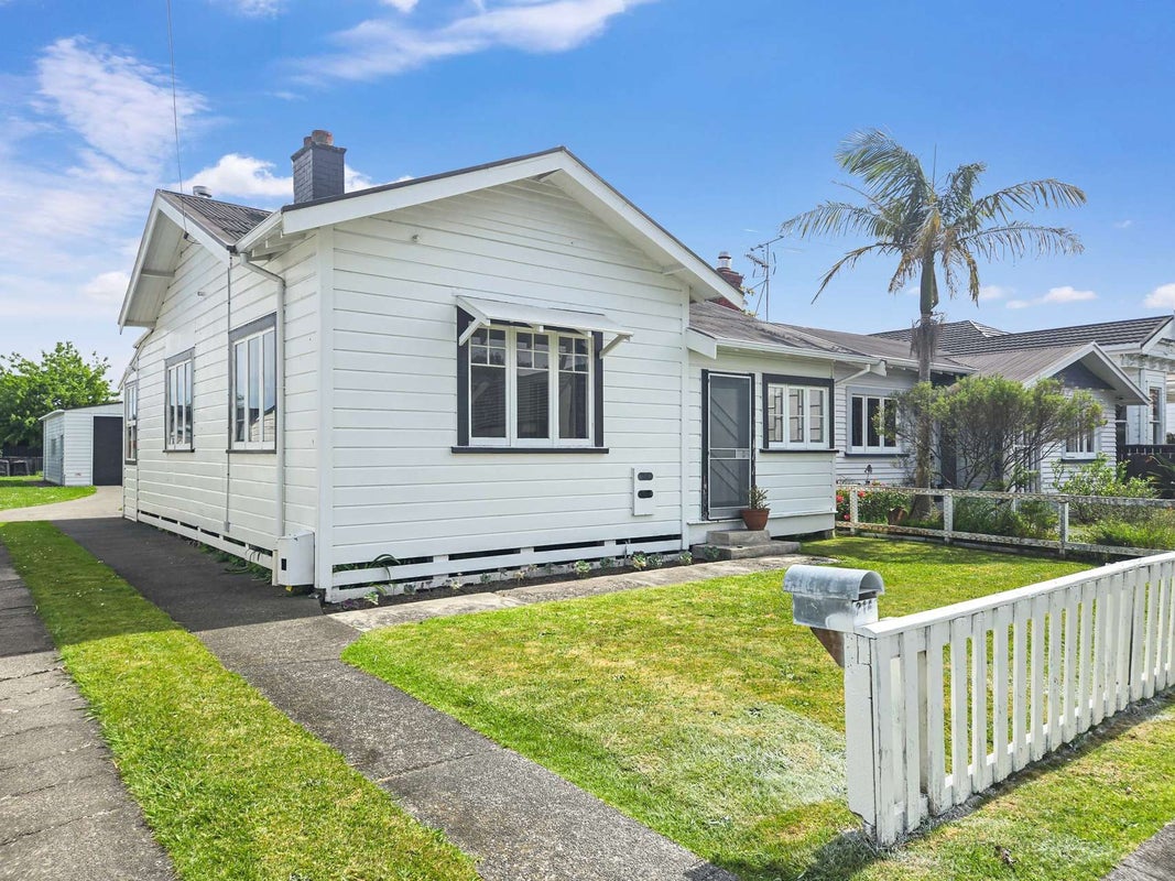 214 Clifford Street, Whataupoko, Gisborne - Carousel 1