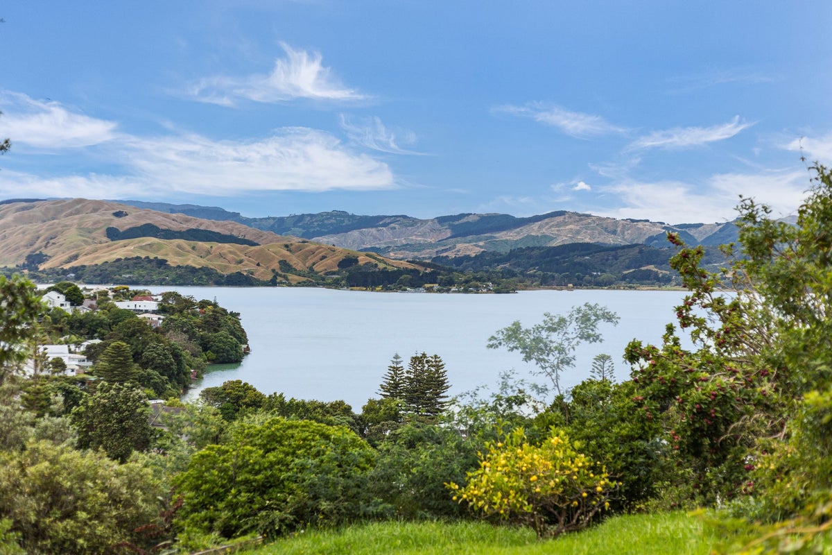 39 Bayview Road, Paremata, Porirua - Carousel 2
