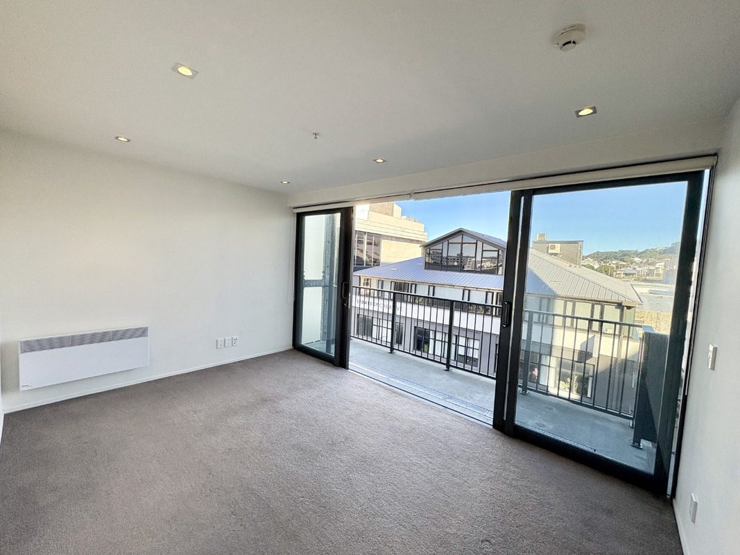 53/13 College Street, Te Aro, Wellington - Carousel 1