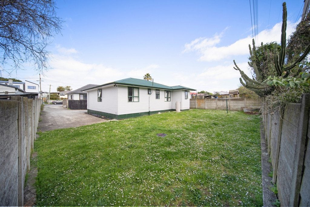 12A Everitt Road, Otara, Auckland - Carousel 2