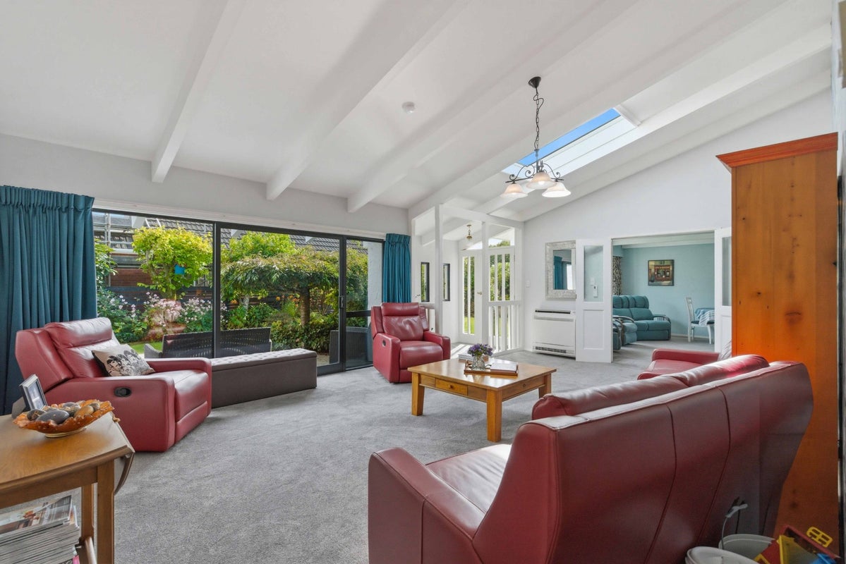 538 Queens Drive, Rosedale, Invercargill - Carousel 1