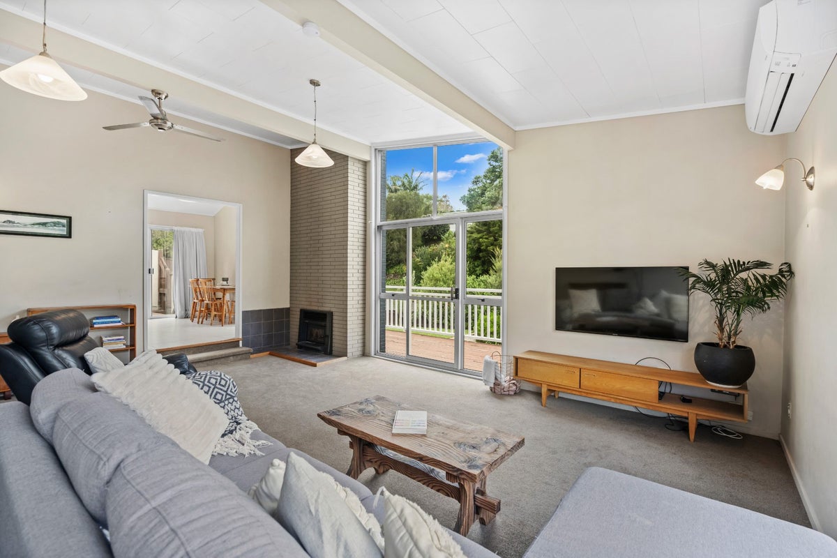 7 Kauri Place, Parahaki, Whangarei - Carousel 1