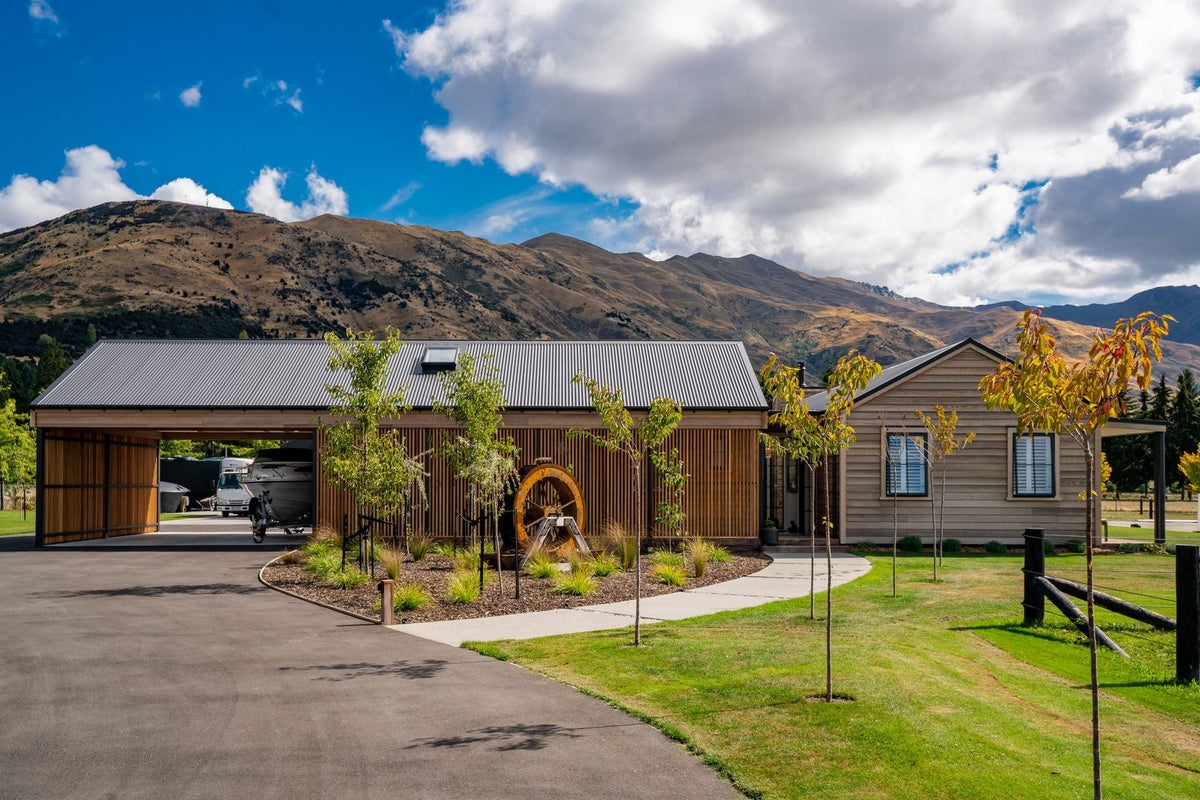 11 Little Orchard Way, Wanaka - Carousel 1