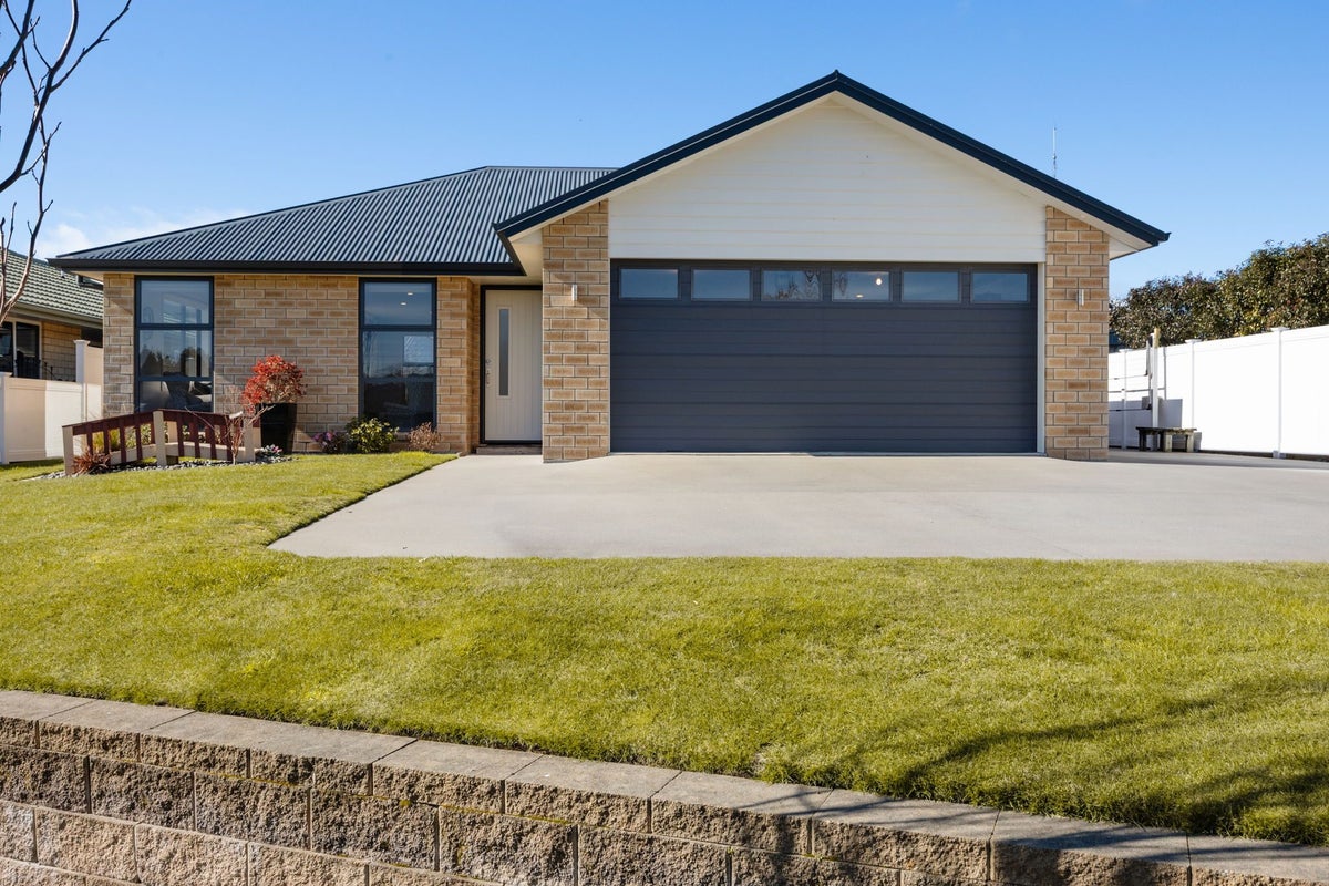 8 Lennie Lane, Kihikihi, Te Awamutu - Carousel 2