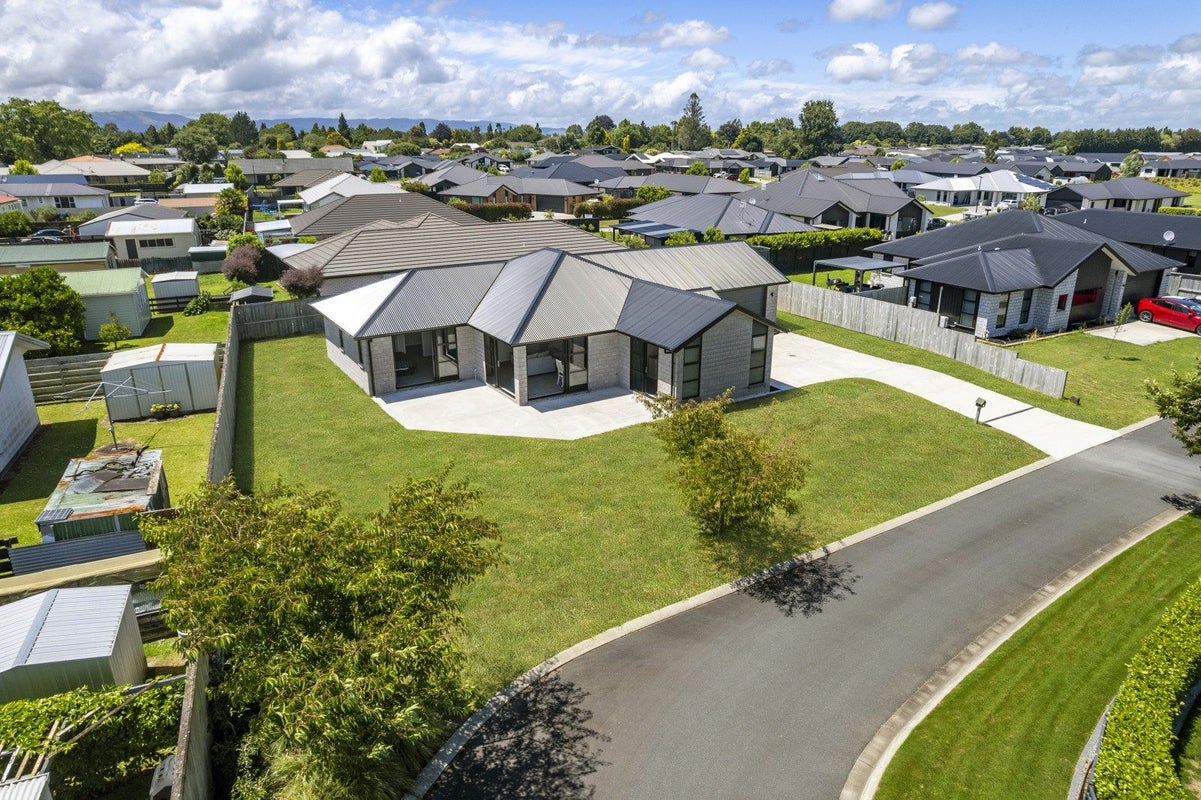 6 Stanton Lane, Matamata, Matamata - Carousel 2