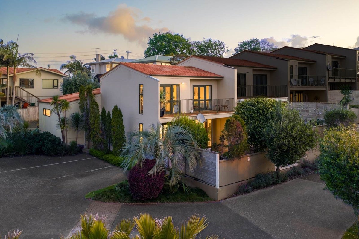 3/270 Sunset Road, Windsor Park, Auckland - Carousel 1