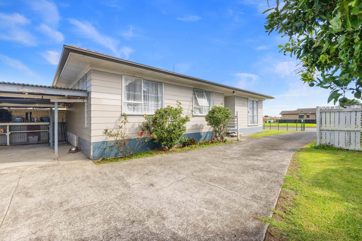 444 Roscommon Road, Clendon Park, Auckland - Carousel 1