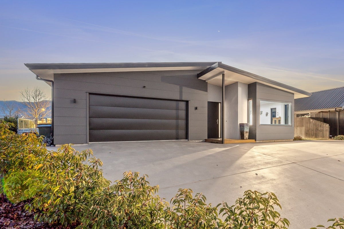 7 Tahi ST, Albert town, Wanaka - Carousel 1