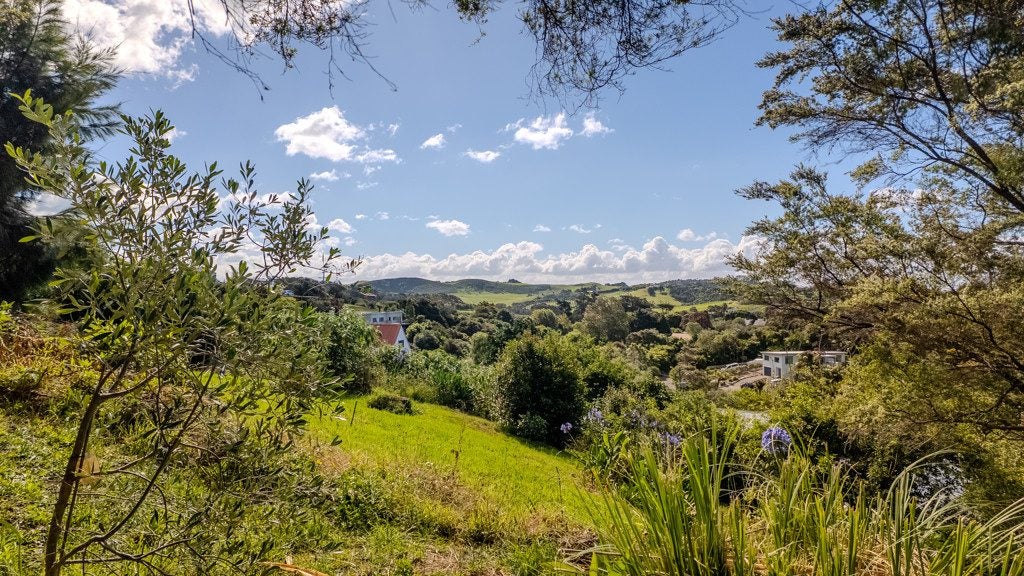10 Hobson Terrace, Onetangi, Waiheke Island - Carousel 21
