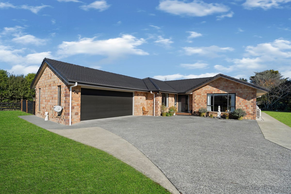 Property Valuation for 27 Awaroa Stream Drive, Waiuku, Waiuku | Trade ...