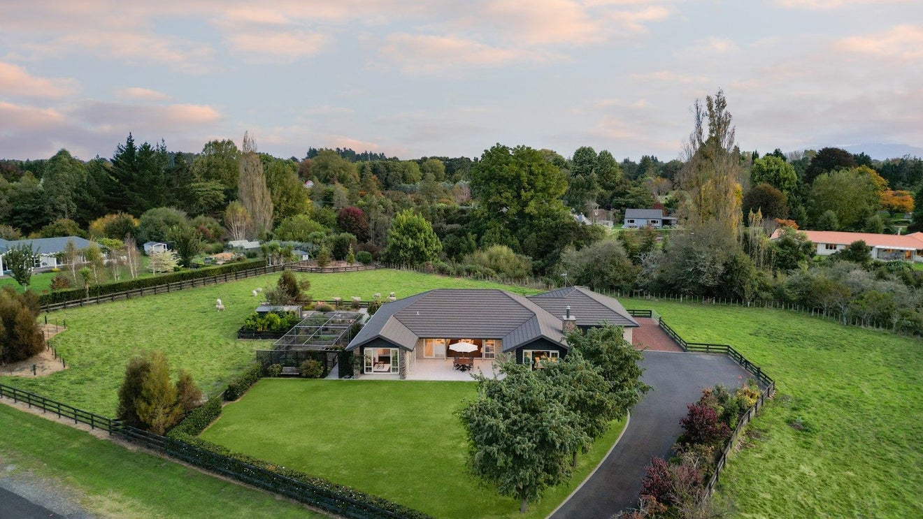 24 Hodge Drive, Tamahere, Hamilton - Carousel 2