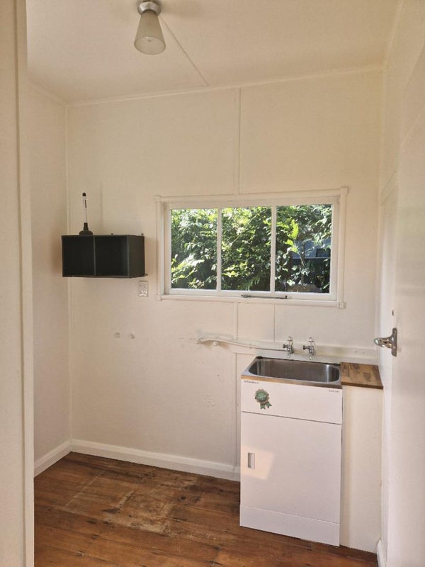 33 Sackville Street, Fitzroy, New Plymouth - Carousel 11