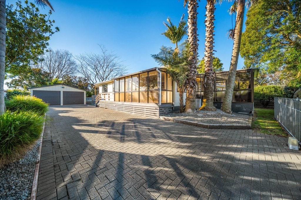 24 Pukeroa Place, Papakura, Papakura - Carousel 1