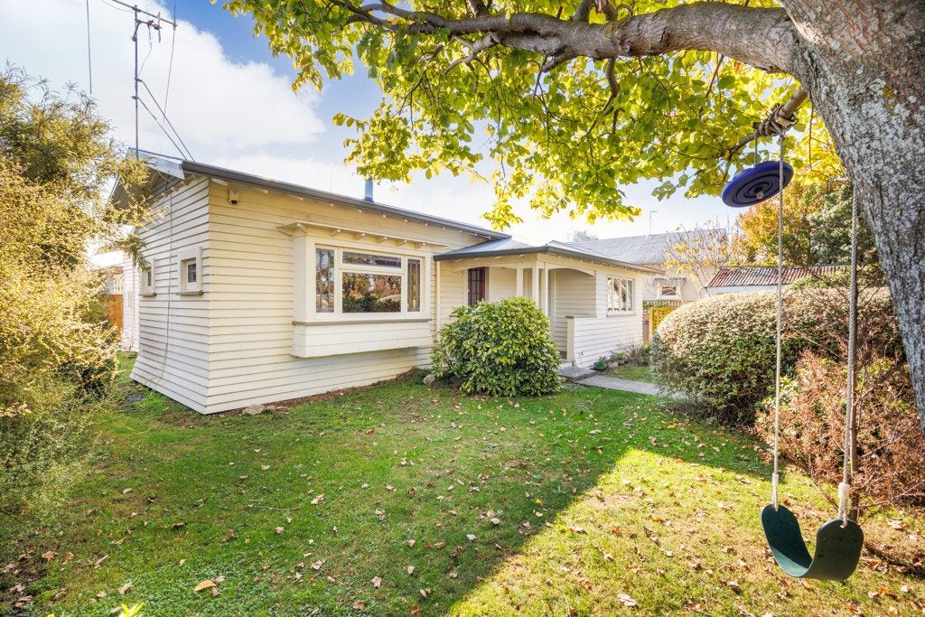 3 Cuba Street, Takaro, Palmerston North - Carousel 1