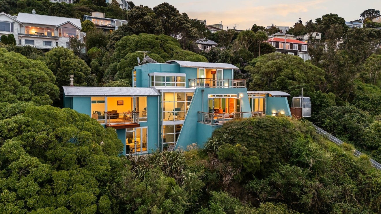 365 Karaka Bay Road, Karaka Bays, Wellington - Carousel 1