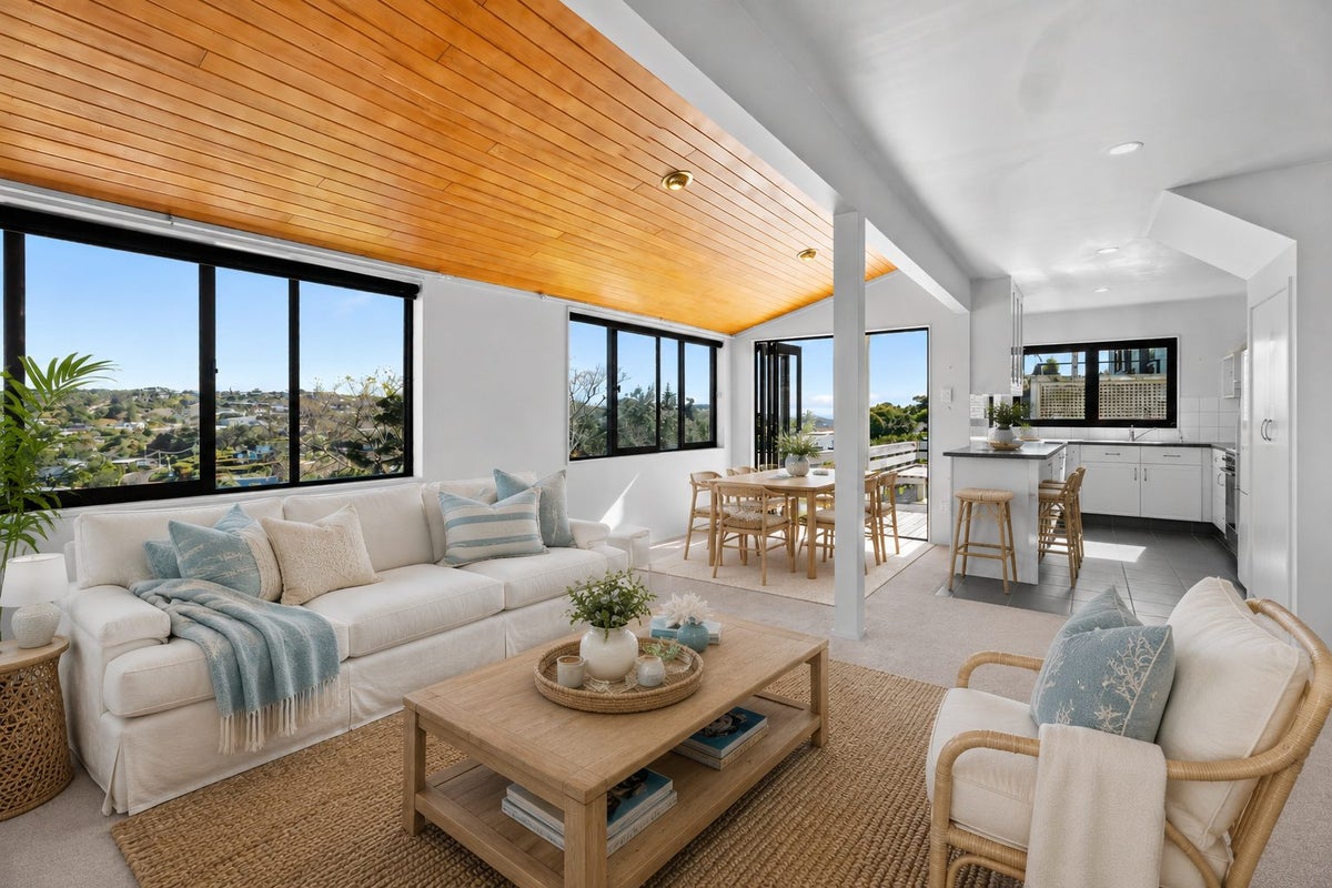 15 Huia Street, Oneroa, Waiheke Island - Carousel 2