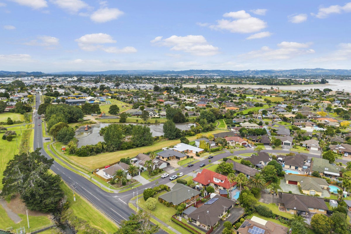 52 Wattle Farm Road, Wattle Downs, Auckland - Carousel 28