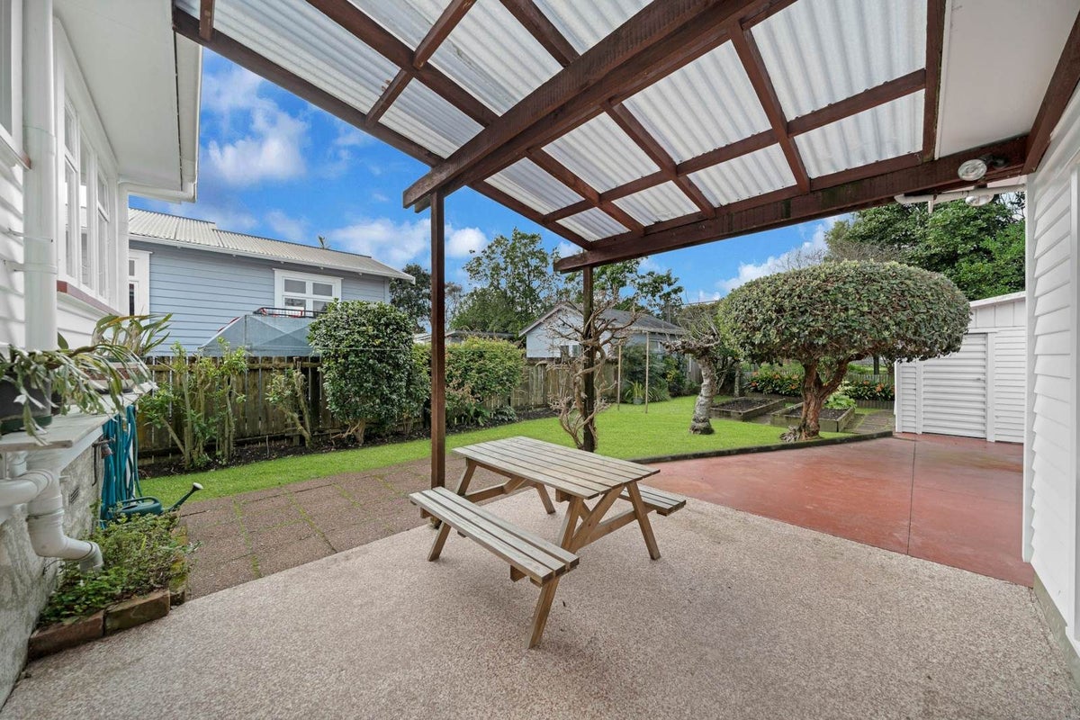 16 Huntingtree Avenue, Sandringham, Auckland - Carousel 2