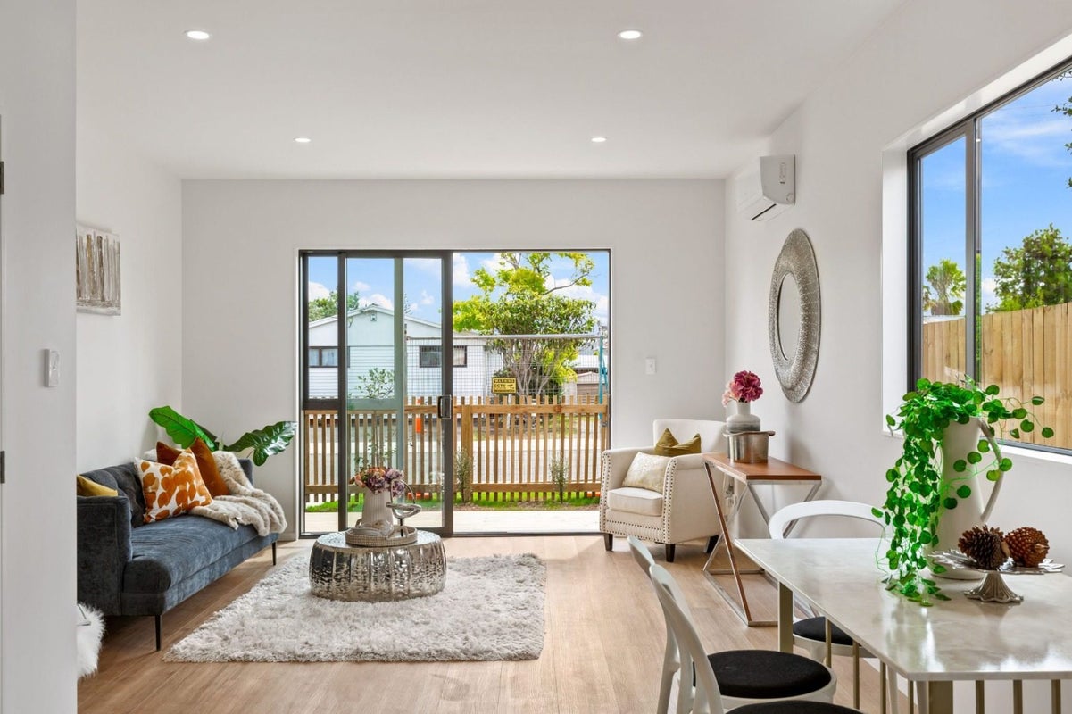20A Fairdene Avenue, Henderson, Auckland - Carousel 1
