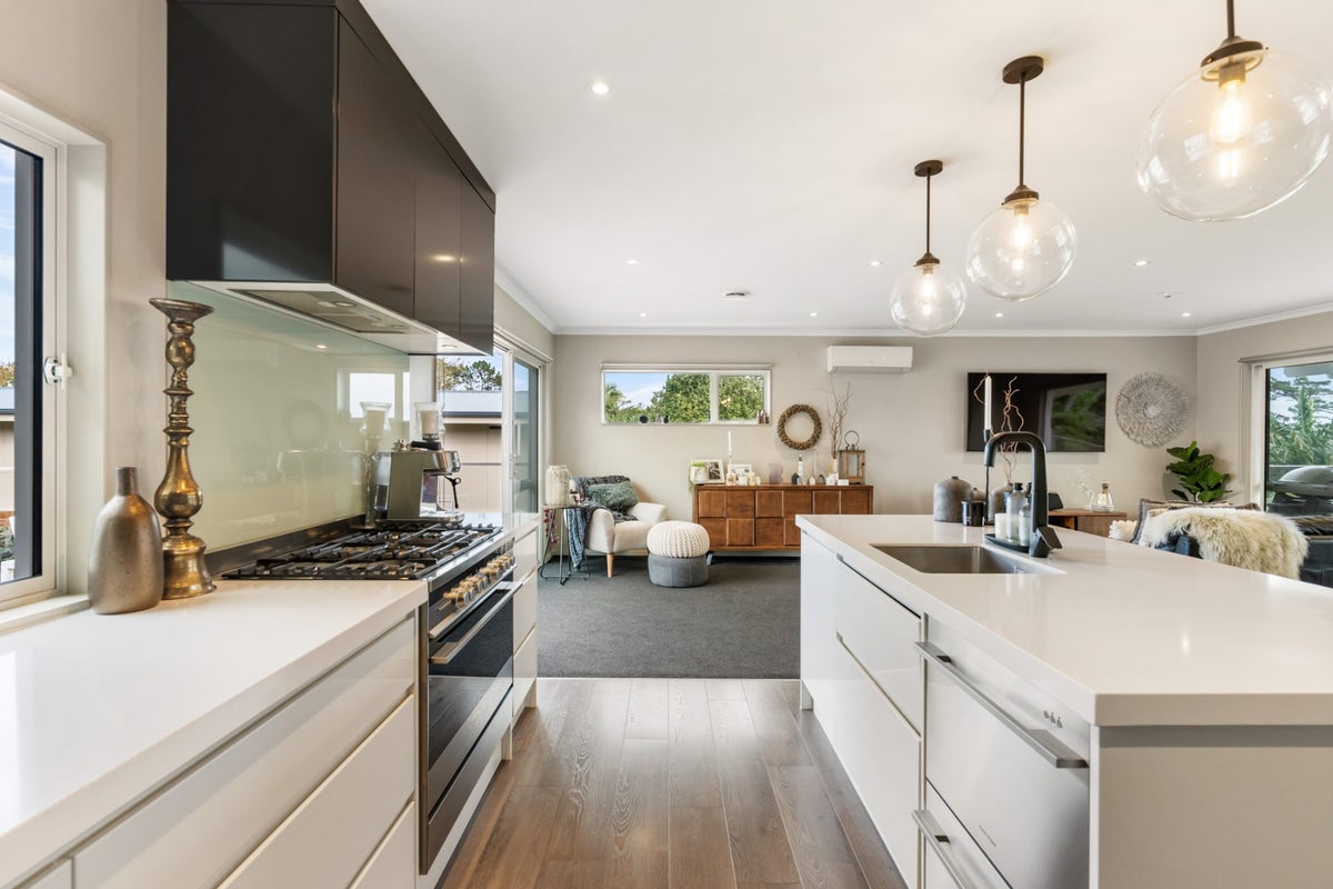 22 Outlook Road, Greenhithe, Auckland - Carousel 2